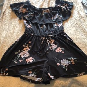 Off shoulder short jumpsuit